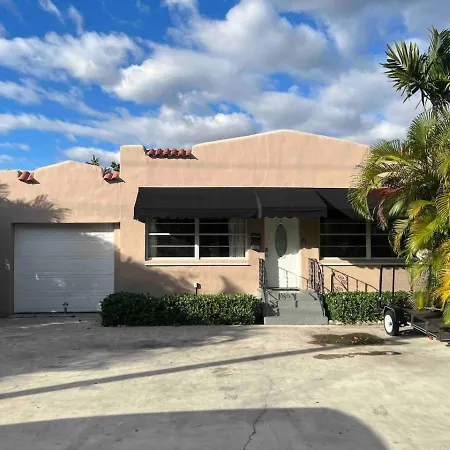4Bed 3Bath Coral Gables Area Stunning With Hot Tub Villa